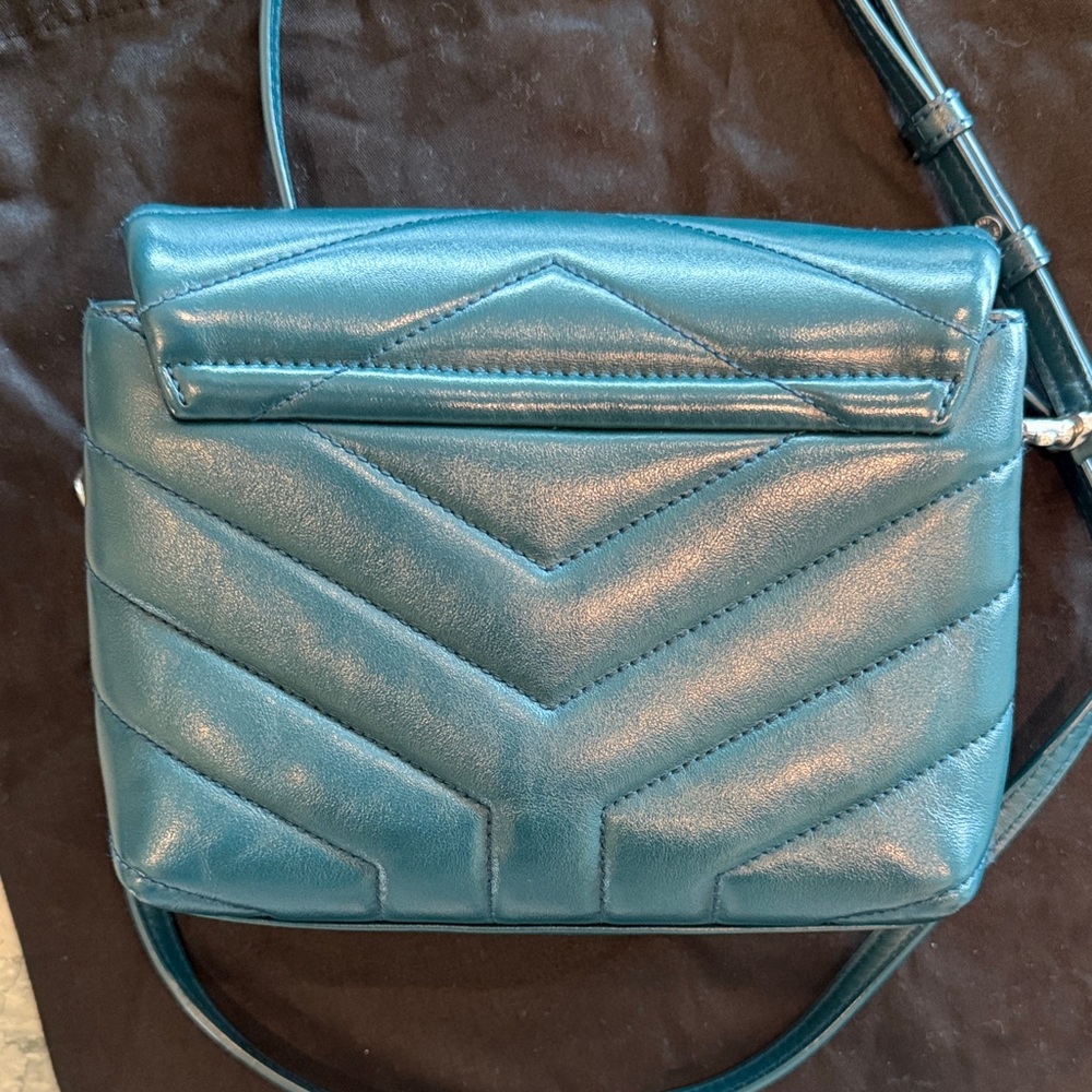 Saint Laurent Matelasse Calfskin Monogram LouLou Toy Crossbody - Picture 3 of 16